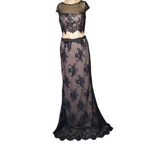 Sherri Hill #50334 black floral lace two piece gown with tulle and ribbon sz 8